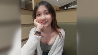 말레이시아 여자 친구가 자위하고 가슴을 더듬는 스트리밍 동영상